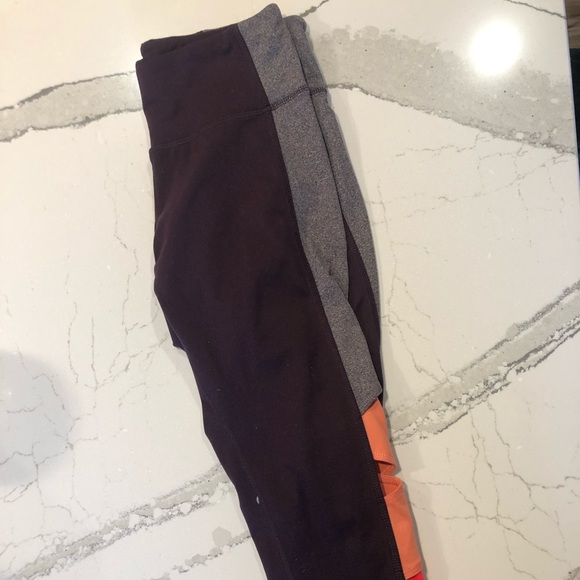 Champion Crop Leggings - Picture 2 of 4